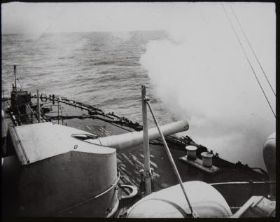 British History - ‘Firing 22-Ton Gun’